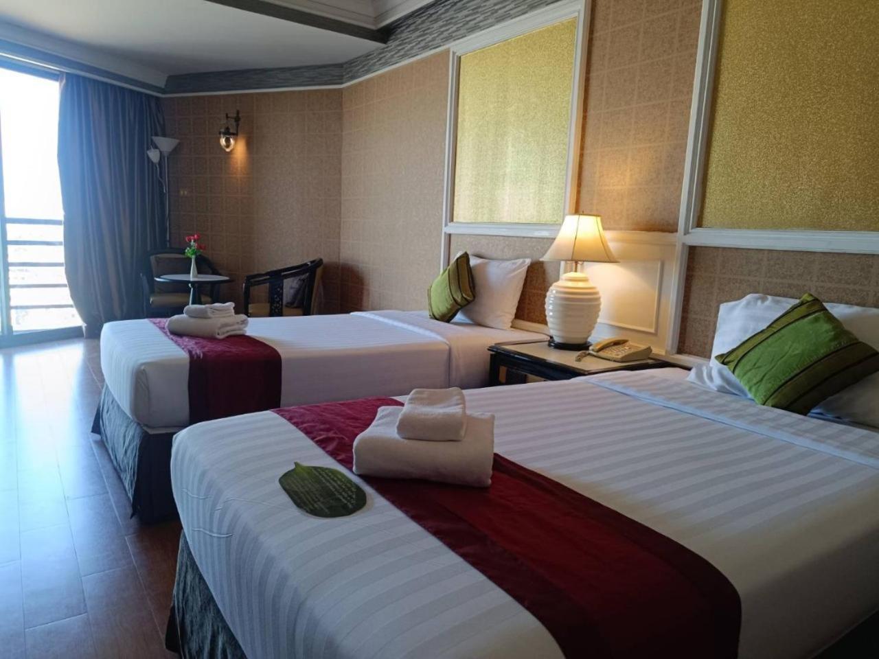 First Pacific Cirrus Otel Pattaya Dış mekan fotoğraf
