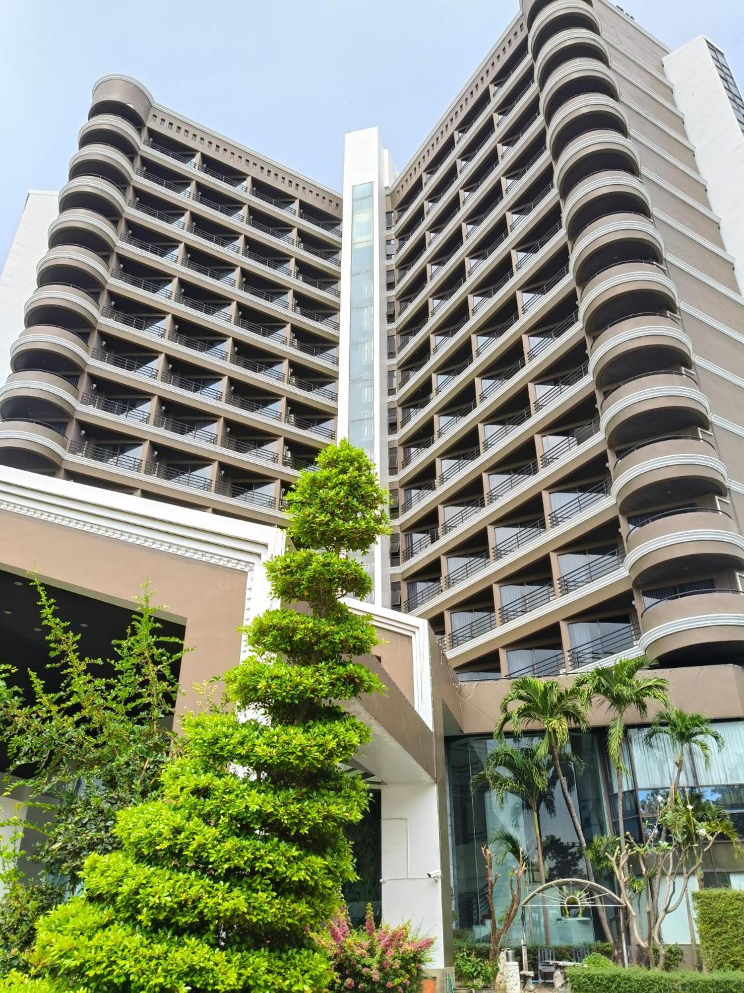 First Pacific Cirrus Otel Pattaya Dış mekan fotoğraf