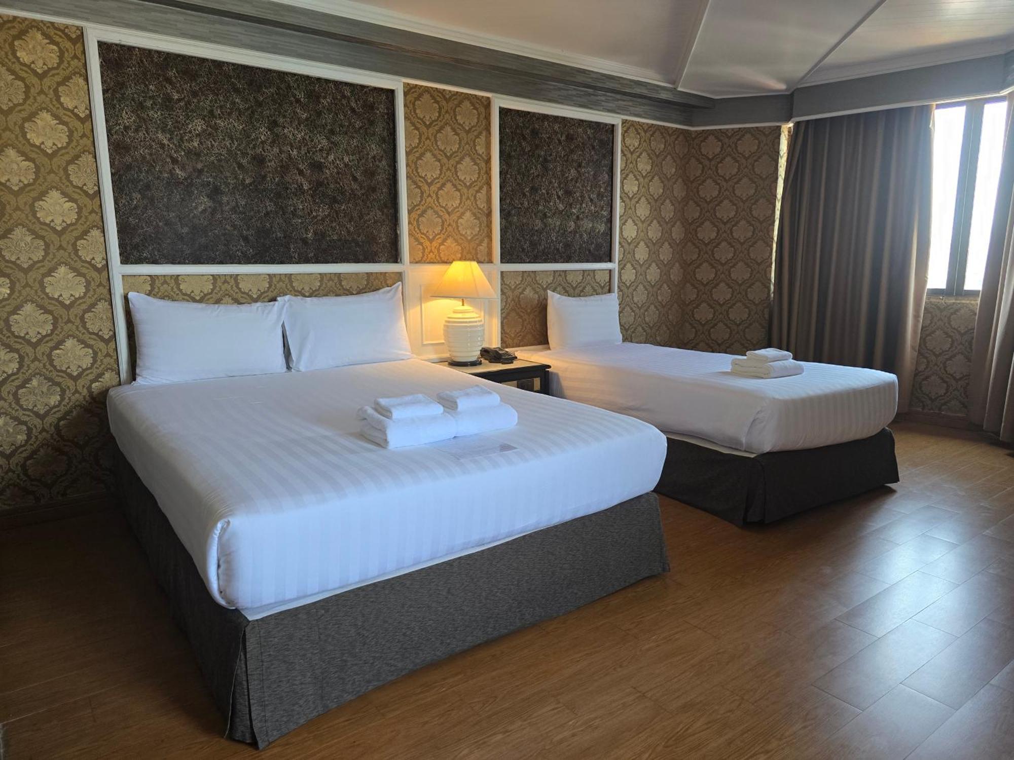 First Pacific Cirrus Otel Pattaya Dış mekan fotoğraf