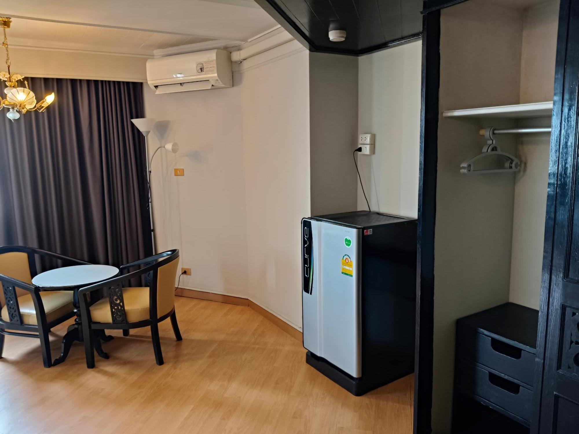 First Pacific Cirrus Otel Pattaya Oda fotoğraf