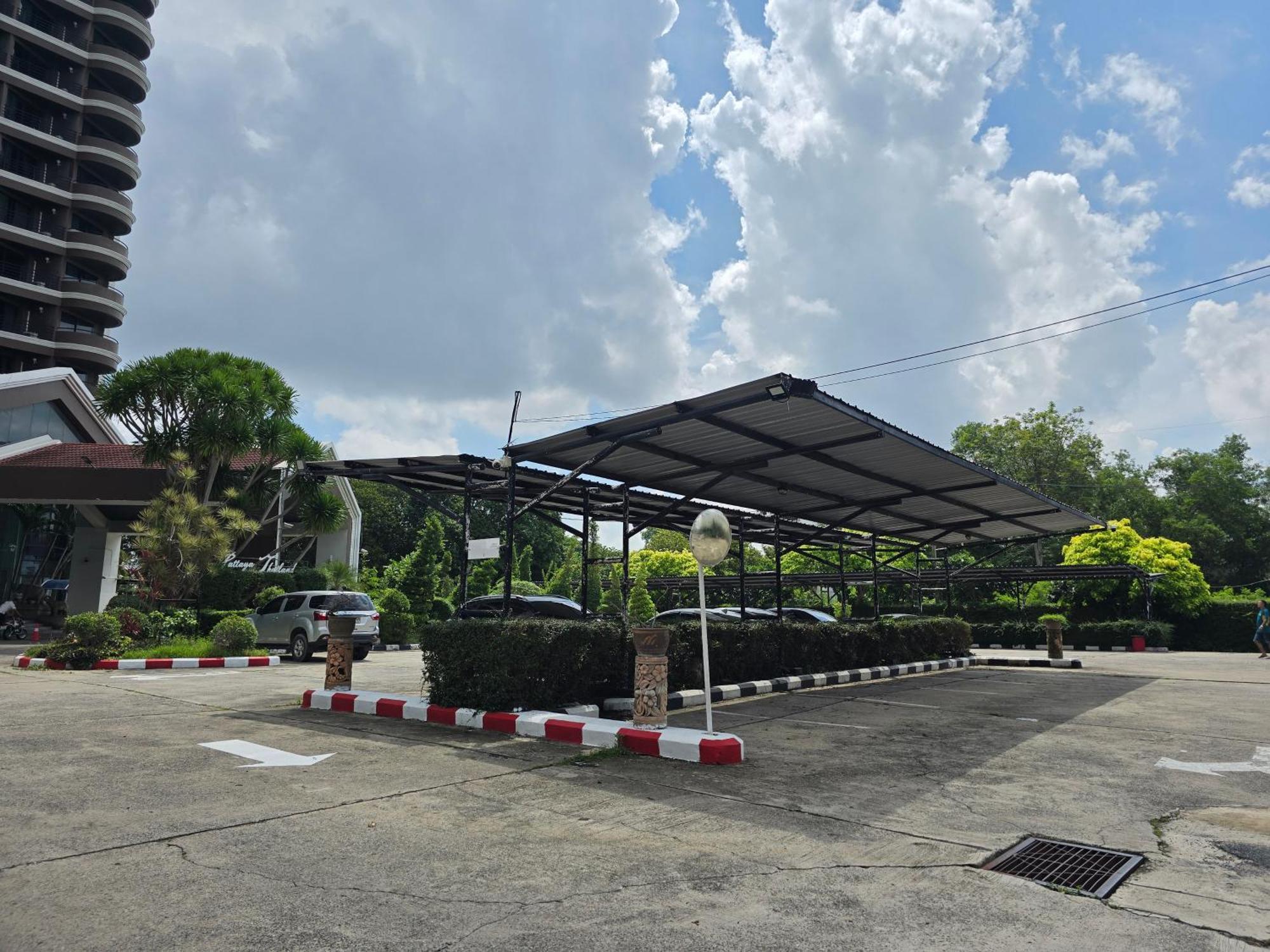 First Pacific Cirrus Otel Pattaya Dış mekan fotoğraf
