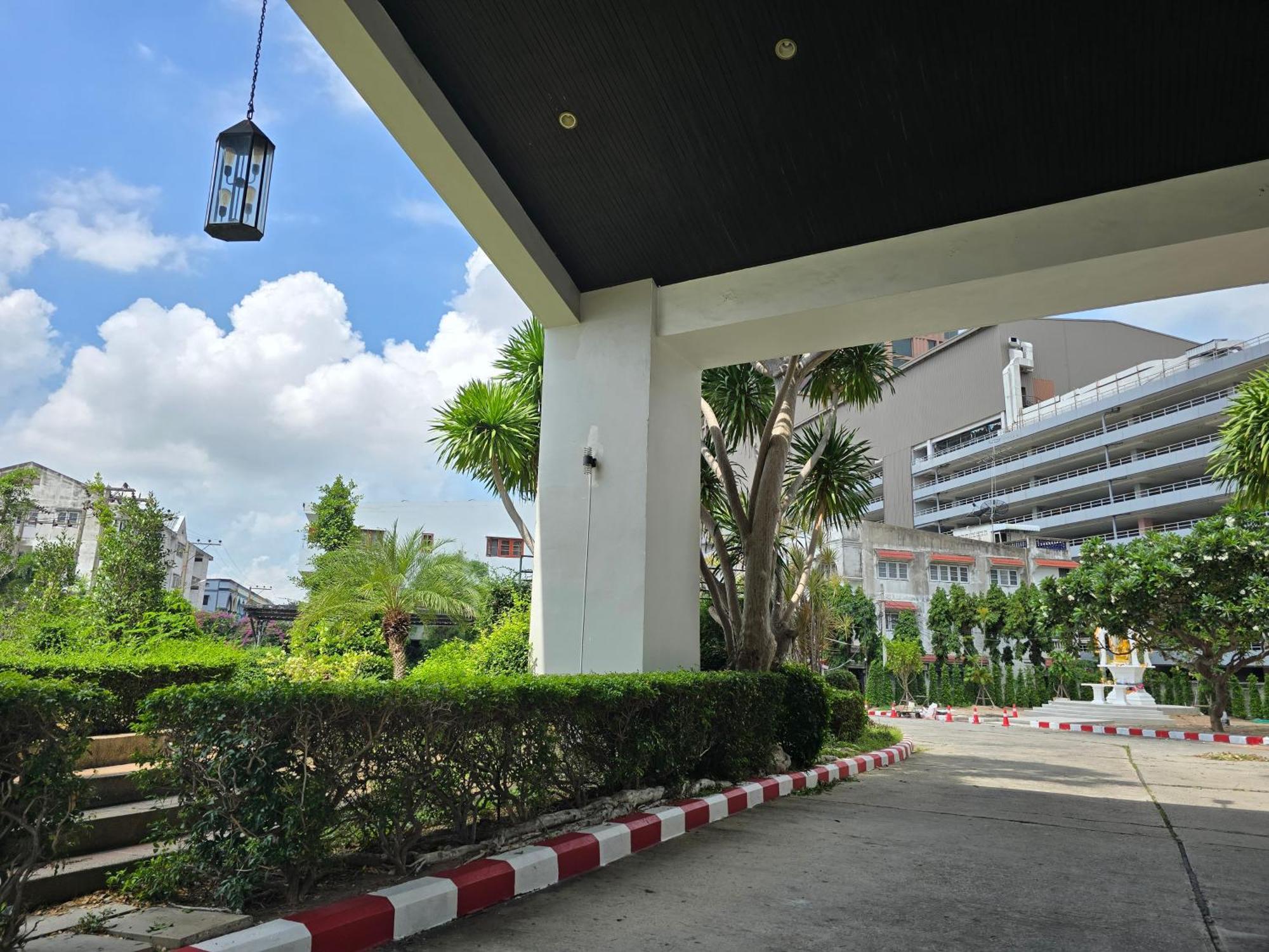 First Pacific Cirrus Otel Pattaya Dış mekan fotoğraf