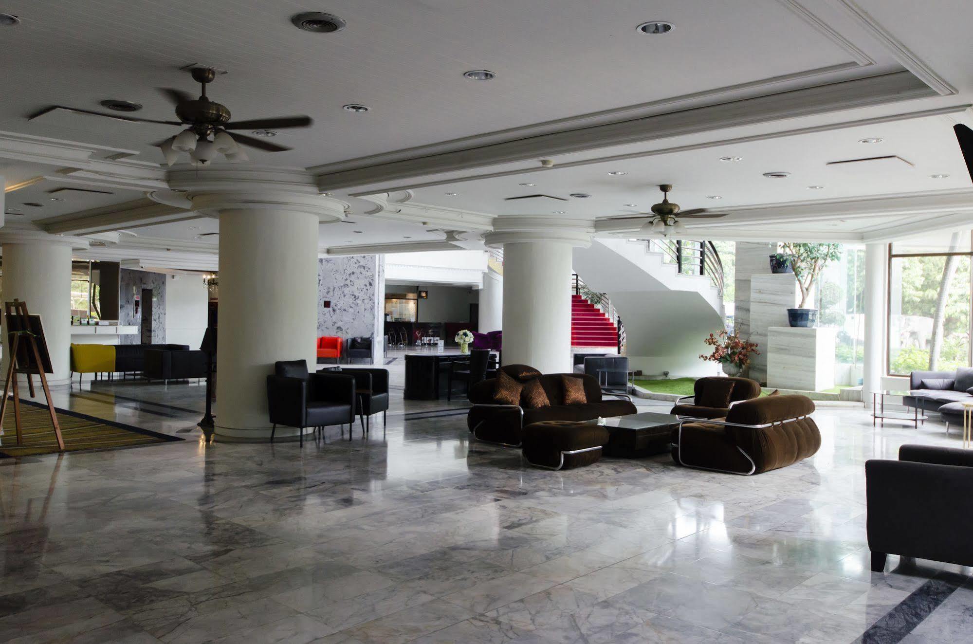 First Pacific Cirrus Otel Pattaya Dış mekan fotoğraf
