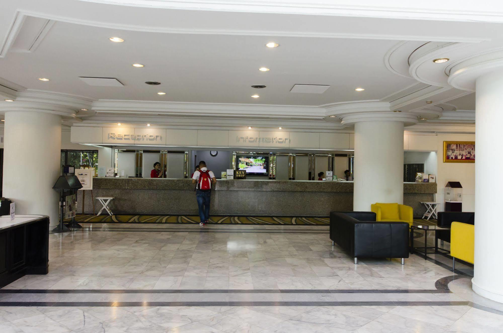 First Pacific Cirrus Otel Pattaya Dış mekan fotoğraf